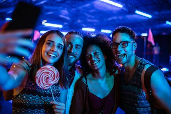 Comment la participation à des ateliers de mémoire peut-elle aider avec l'âge ?