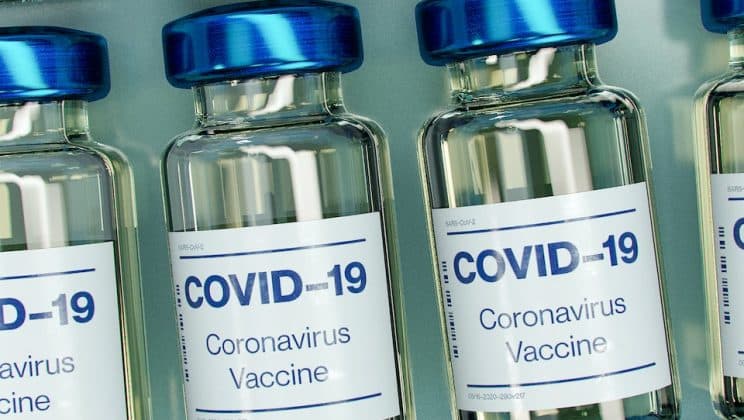 Comment sont les maux de gorge Covid ?