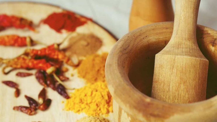 Avec quoi le costus indien est-il compatible ?