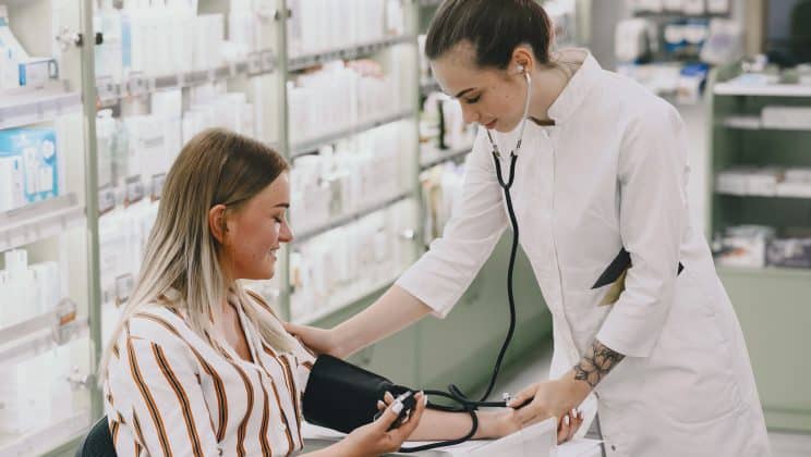 Besoin de soins en pleine nuit ? La pharmacie de garde reste ouverte pour vous